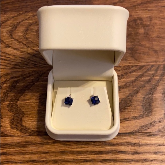 earrings - Picture 1 of 2